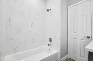 5941 Southlea St, Houston, TX 77033 - Photo 19