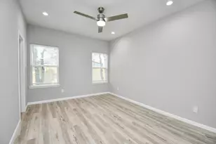 5941 Southlea St, Houston, TX 77033 - Photo 21