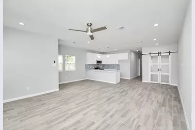 5941 Southlea Street, Houston, TX 77033 - Photo 9