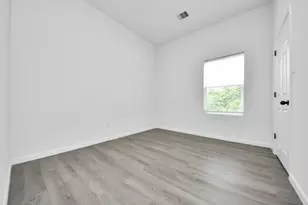 318 Tennessee St, Houston, TX 77029 - Photo 23