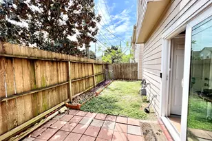 2225 Naomi St, Houston, TX 77054 - Photo 21