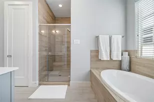 8411 Hempstead Rd, Houston, TX 77008 - Photo 25