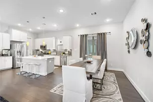 8411 Hempstead Rd, Houston, TX 77008 - Photo 13