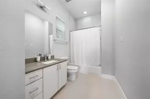 8411 Hempstead Rd, Houston, TX 77008 - Photo 7