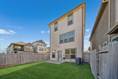 8604 Hollyoaks Creek Lane, Houston, TX 77063 - Photo 27