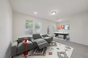 8604 Hollyoaks Creek Ln, Houston, TX 77063 - Photo 11