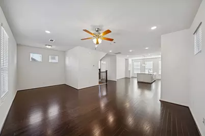 8604 Hollyoaks Creek Lane, Houston, TX 77063 - Photo 17