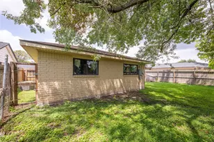 12127 Glen Hollow Dr, Houston, TX 77048 - Photo 21
