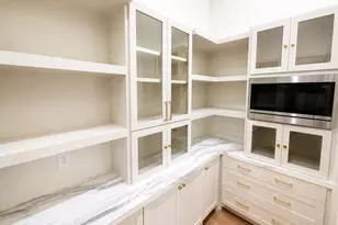 2325 Wroxton Rd, Houston, TX 77005 - Photo 9