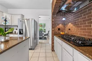 211 Aberdeen St, Stafford, TX 77477 - Photo 13