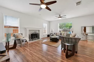 211 Aberdeen St, Stafford, TX 77477 - Photo 7