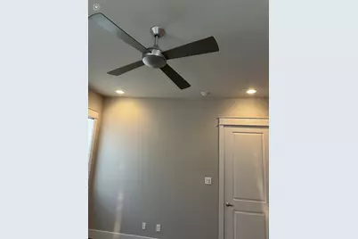 905 W 15th 1/2 Street #A, Houston, TX 77008 - Photo 11