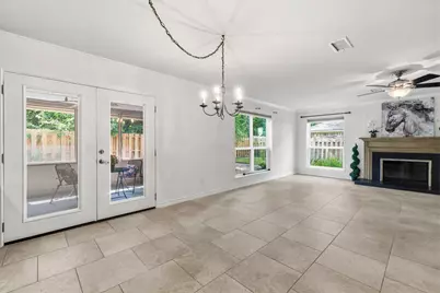 11 Thorn Berry Place, The Woodlands, TX 77381 - Photo 13