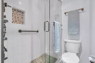 1806 Meadowlocke Ln, Sugar Land, TX 77478 - Photo 33