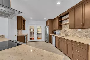 1806 Meadowlocke Ln, Sugar Land, TX 77478 - Photo 21