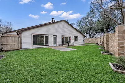 1806 Meadowlocke Lane, Sugar Land, TX 77478 - Photo 9