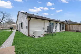 1806 Meadowlocke Ln, Sugar Land, TX 77478 - Photo 41