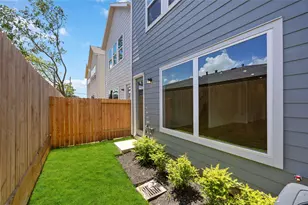 1530 W 34th St, Houston, TX 77018 - Photo 3