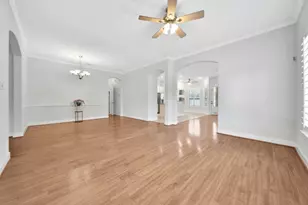 6523 Monrovia Ln, Sugar Land, TX 77479 - Photo 9