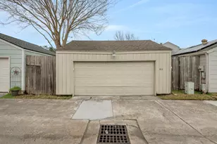 1912 Trixie Ln, Houston, TX 77042 - Photo 17