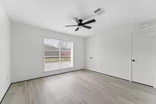 12123 Plumpoint Dr, Houston, TX 77099 - Photo 11