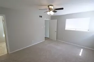 9526 Val Verde St, Houston, TX 77063 - Photo 23