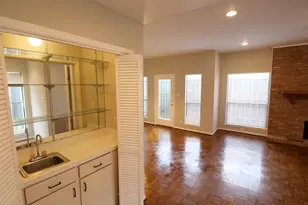 9526 Val Verde St, Houston, TX 77063 - Photo 5