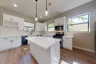 806 E 39th St, Houston, TX 77022 - Photo 5