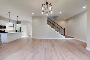 806 E 39th St, Houston, TX 77022 - Photo 13