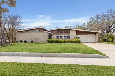 3310 Longfield Circle, Houston, TX 77063 - Photo 1