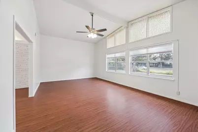 3310 Longfield Circle, Houston, TX 77063 - Photo 5