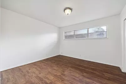 3310 Longfield Circle, Houston, TX 77063 - Photo 17