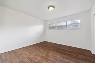 3310 Longfield Cir, Houston, TX 77063 - Photo 17