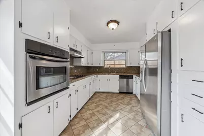 3310 Longfield Circle, Houston, TX 77063 - Photo 11