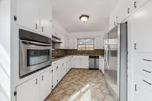 3310 Longfield Cir, Houston, TX 77063 - Photo 11