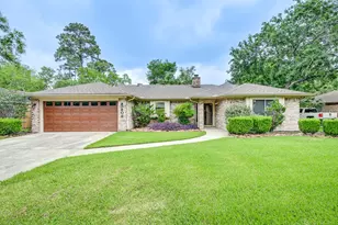 806 S Hyannis Port St, Crosby, TX 77532 - Photo 1
