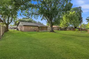 426 Corley Dr, Highlands, TX 77562 - Photo 39