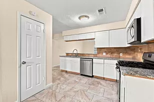 426 Corley Dr, Highlands, TX 77562 - Photo 11