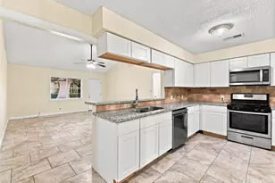 426 Corley Dr, Highlands, TX 77562 - Photo 9