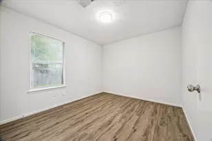 5239 Sugar Bush Dr, Houston, TX 77048 - Photo 15