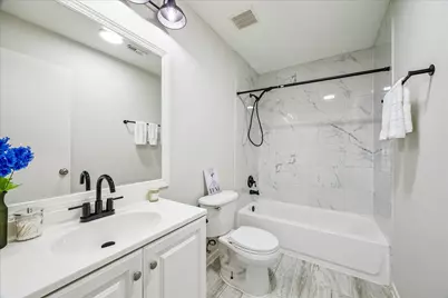 5239 Sugar Bush Drive, Houston, TX 77048 - Photo 7