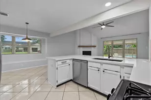 423 Starborrough Dr, League City, TX 77573 - Photo 19