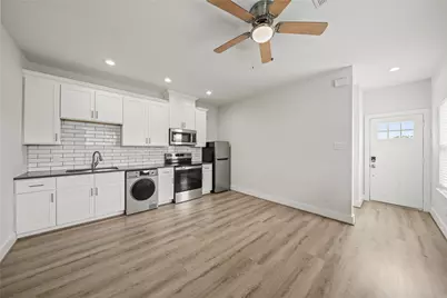4007 New Orleans Street #B 1/2, Houston, TX 77020 - Photo 3