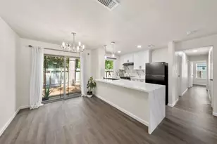 7 Hasting Oak Ct, The Woodlands, TX 77381 - Photo 1