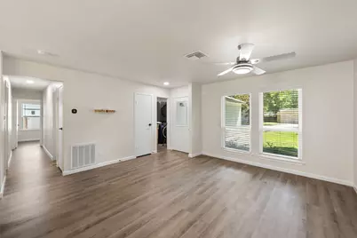 7 Hasting Oak Court, The Woodlands, TX 77381 - Photo 7