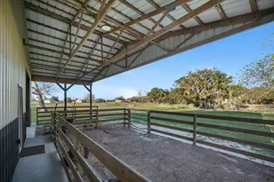 726 Stallion Cir, Angleton, TX 77515 - Photo 43