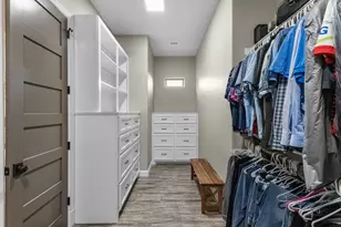 726 Stallion Cir, Angleton, TX 77515 - Photo 31