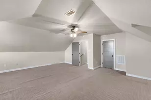 726 Stallion Cir, Angleton, TX 77515 - Photo 33