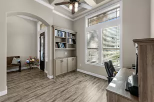 726 Stallion Cir, Angleton, TX 77515 - Photo 7