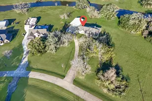 726 Stallion Cir, Angleton, TX 77515 - Photo 47